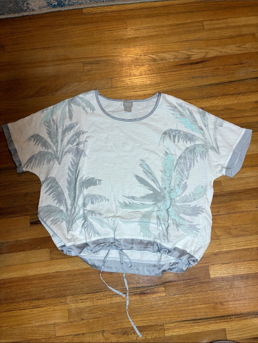 Chico's Size 3 Palm Motif Scoop Neck Tee